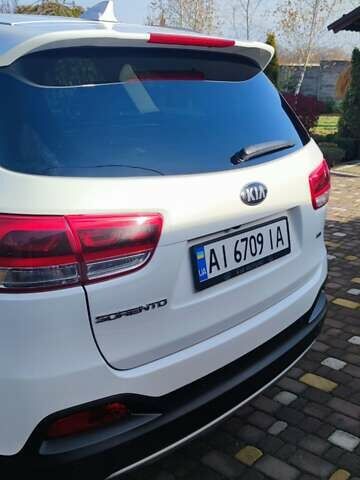 Білий Кіа Соренто, об'ємом двигуна 2.4 л та пробігом 126 тис. км за 17900 $, фото 11 на Automoto.ua