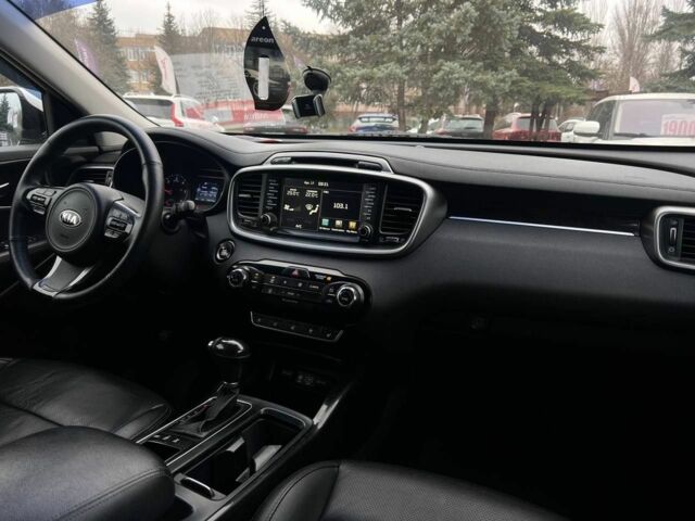 Білий Кіа Соренто, об'ємом двигуна 2 л та пробігом 245 тис. км за 18500 $, фото 15 на Automoto.ua