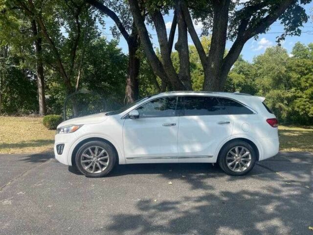 Белый Киа Соренто, объемом двигателя 3.3 л и пробегом 62 тыс. км за 4300 $, фото 1 на Automoto.ua