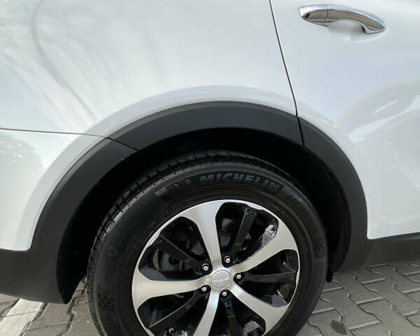 Кіа Соренто 2016 у Києві на Automoto.ua Білий Кіа Соренто, об'ємом двигуна 2 л та пробігом 75 тис. км за 20000 $, фото 29 на Automoto.ua