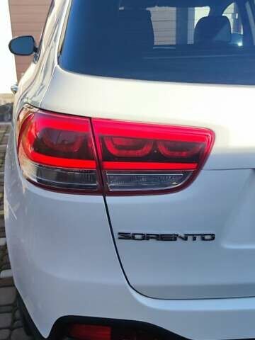 Білий Кіа Соренто, об'ємом двигуна 2.4 л та пробігом 126 тис. км за 17900 $, фото 18 на Automoto.ua