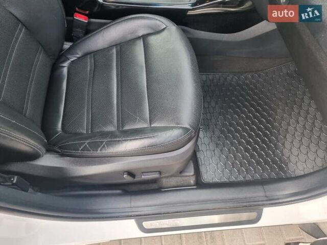 Белый Киа Соренто, объемом двигателя 2.2 л и пробегом 145 тыс. км за 25000 $, фото 22 на Automoto.ua