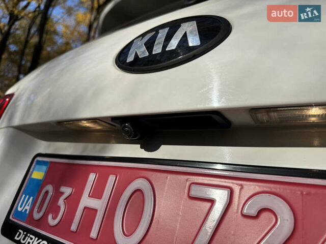 Белый Киа Соренто, объемом двигателя 2.2 л и пробегом 183 тыс. км за 23600 $, фото 31 на Automoto.ua