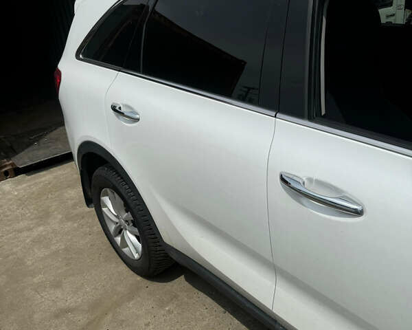 Киа Соренто 2016 в Киеве на Automoto.ua Белый Киа Соренто, объемом двигателя 2.36 л и пробегом 118 тыс. км за 16700 $, фото 23 на Automoto.ua