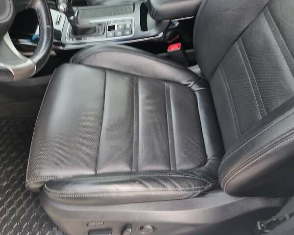 Белый Киа Соренто, объемом двигателя 2.2 л и пробегом 145 тыс. км за 25000 $, фото 28 на Automoto.ua