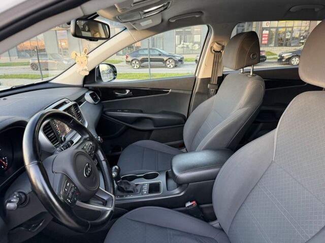 Белый Киа Соренто, объемом двигателя 3.3 л и пробегом 83 тыс. км за 14700 $, фото 20 на Automoto.ua