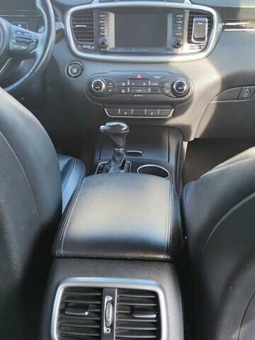 Білий Кіа Соренто, об'ємом двигуна 2.4 л та пробігом 126 тис. км за 17900 $, фото 20 на Automoto.ua