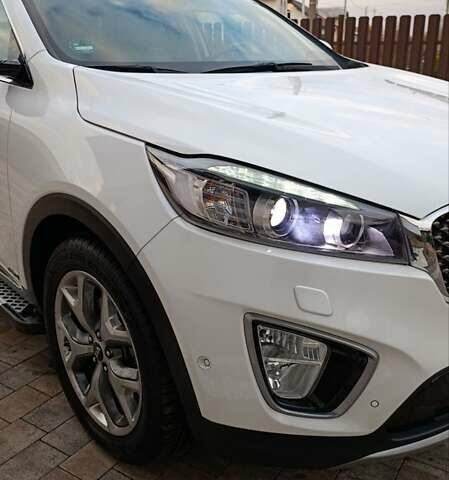 Белый Киа Соренто, объемом двигателя 2.2 л и пробегом 213 тыс. км за 21999 $, фото 17 на Automoto.ua