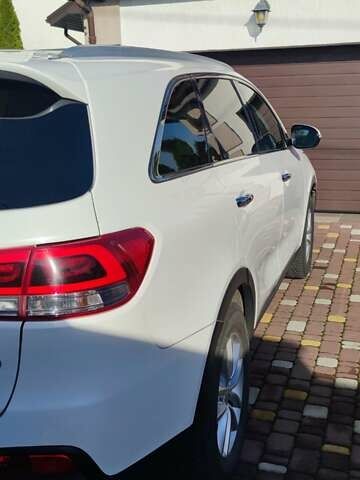 Білий Кіа Соренто, об'ємом двигуна 2.4 л та пробігом 126 тис. км за 17900 $, фото 7 на Automoto.ua