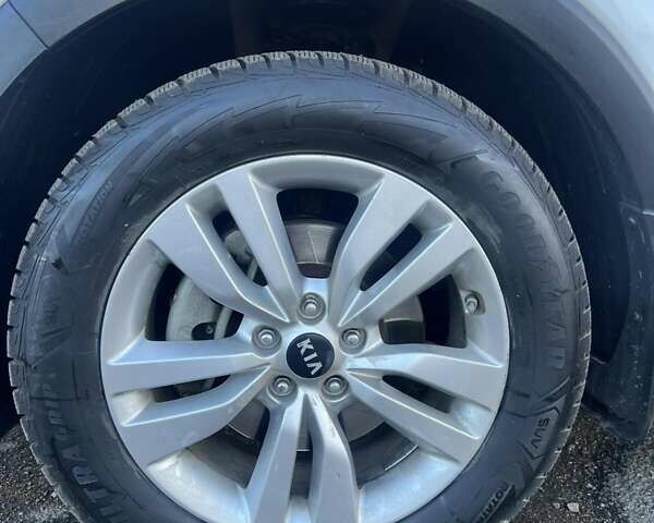 Белый Киа Соренто, объемом двигателя 2 л и пробегом 111 тыс. км за 23300 $, фото 16 на Automoto.ua