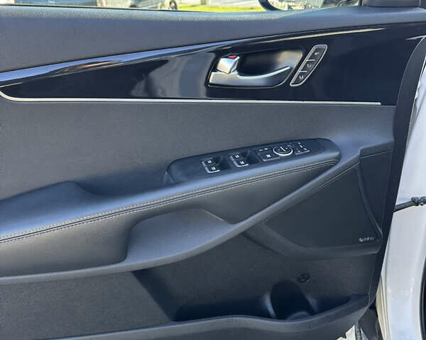 Белый Киа Соренто, объемом двигателя 2.2 л и пробегом 206 тыс. км за 22500 $, фото 10 на Automoto.ua