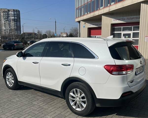 Белый Киа Соренто, объемом двигателя 2.4 л и пробегом 76 тыс. км за 15400 $, фото 2 на Automoto.ua