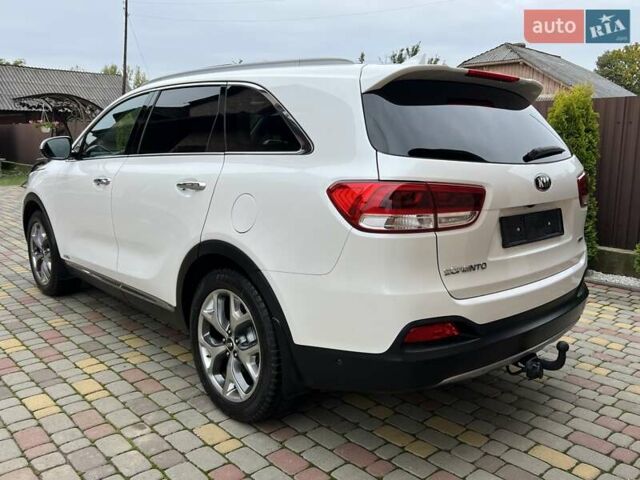 Белый Киа Соренто, объемом двигателя 2.2 л и пробегом 207 тыс. км за 22350 $, фото 7 на Automoto.ua