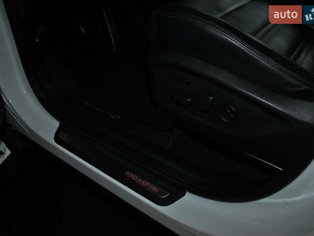 Белый Киа Соренто, объемом двигателя 2.2 л и пробегом 139 тыс. км за 23900 $, фото 28 на Automoto.ua