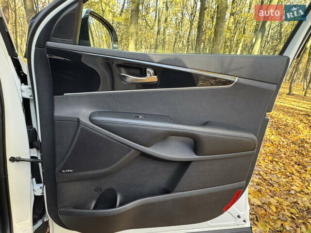 Белый Киа Соренто, объемом двигателя 2.2 л и пробегом 183 тыс. км за 23600 $, фото 73 на Automoto.ua
