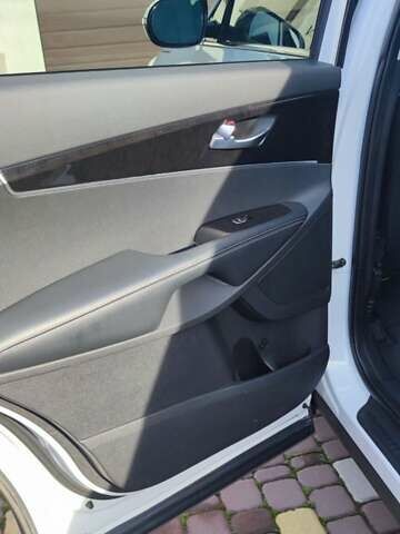 Білий Кіа Соренто, об'ємом двигуна 2.4 л та пробігом 126 тис. км за 17900 $, фото 48 на Automoto.ua