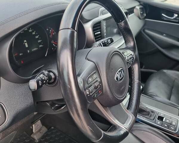 Белый Киа Соренто, объемом двигателя 2.2 л и пробегом 145 тыс. км за 25000 $, фото 32 на Automoto.ua