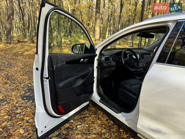 Белый Киа Соренто, объемом двигателя 2.2 л и пробегом 183 тыс. км за 23600 $, фото 32 на Automoto.ua