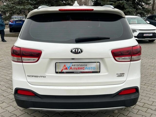 Білий Кіа Соренто, об'ємом двигуна 2 л та пробігом 245 тис. км за 18500 $, фото 5 на Automoto.ua