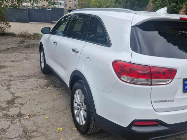 Белый Киа Соренто, объемом двигателя 2.4 л и пробегом 67 тыс. км за 15700 $, фото 5 на Automoto.ua