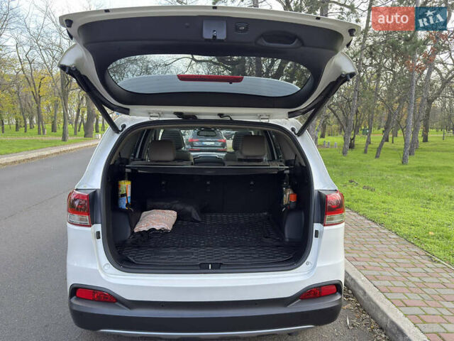 Білий Кіа Соренто, об'ємом двигуна 2.2 л та пробігом 115 тис. км за 25500 $, фото 13 на Automoto.ua