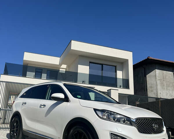 Белый Киа Соренто, объемом двигателя 2.2 л и пробегом 165 тыс. км за 21000 $, фото 2 на Automoto.ua
