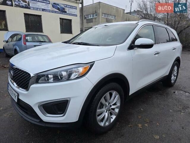 Белый Киа Соренто, объемом двигателя 2.36 л и пробегом 65 тыс. км за 15300 $, фото 6 на Automoto.ua