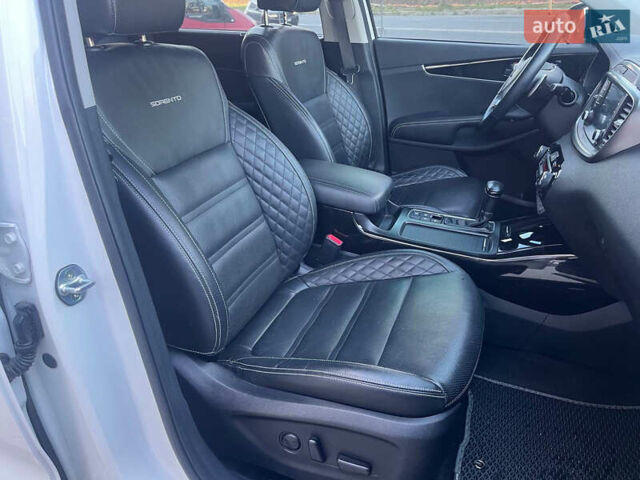 Белый Киа Соренто, объемом двигателя 2.2 л и пробегом 108 тыс. км за 26500 $, фото 34 на Automoto.ua