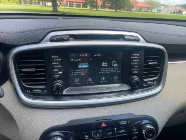 Белый Киа Соренто, объемом двигателя 2.4 л и пробегом 99 тыс. км за 15000 $, фото 9 на Automoto.ua