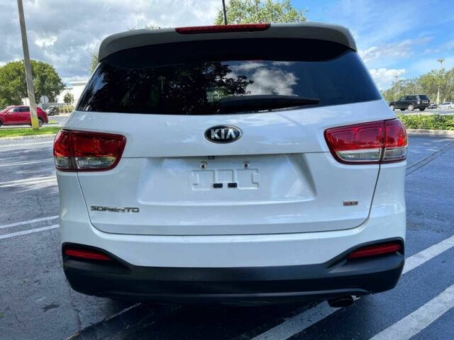 Кіа Соренто 2017 у Львові на Automoto.ua Білий Кіа Соренто, об'ємом двигуна 2.4 л та пробігом 61 тис. км за 10000 $, фото 6 на Automoto.ua