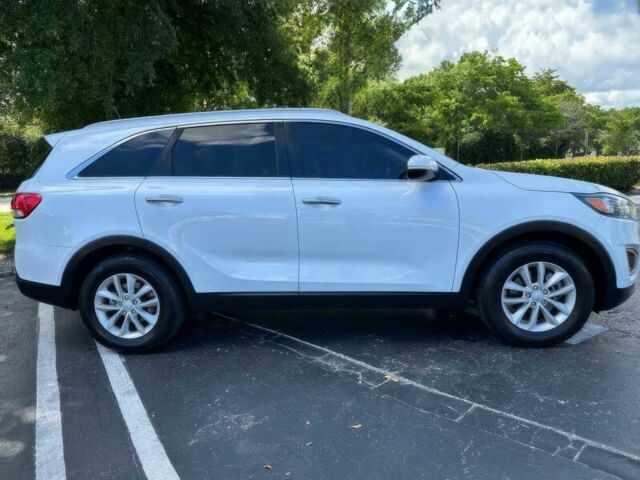 Кіа Соренто 2017 у Львові на Automoto.ua Білий Кіа Соренто, об'ємом двигуна 2.4 л та пробігом 61 тис. км за 10000 $, фото 3 на Automoto.ua