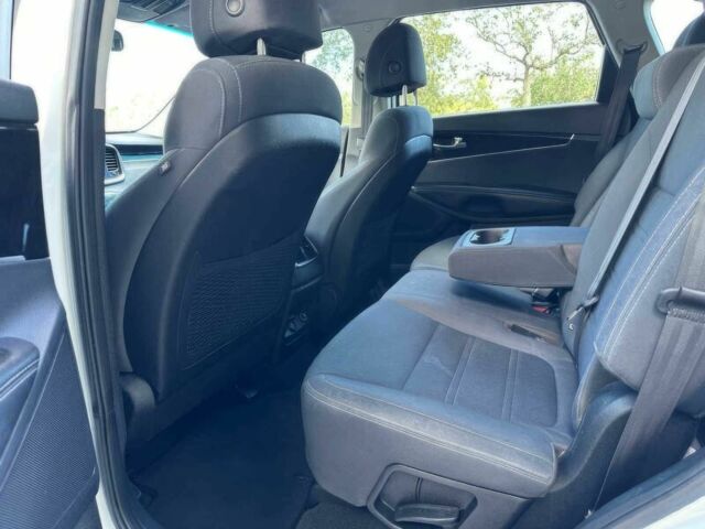 Кіа Соренто 2017 у Львові на Automoto.ua Білий Кіа Соренто, об'ємом двигуна 2.4 л та пробігом 61 тис. км за 10000 $, фото 11 на Automoto.ua