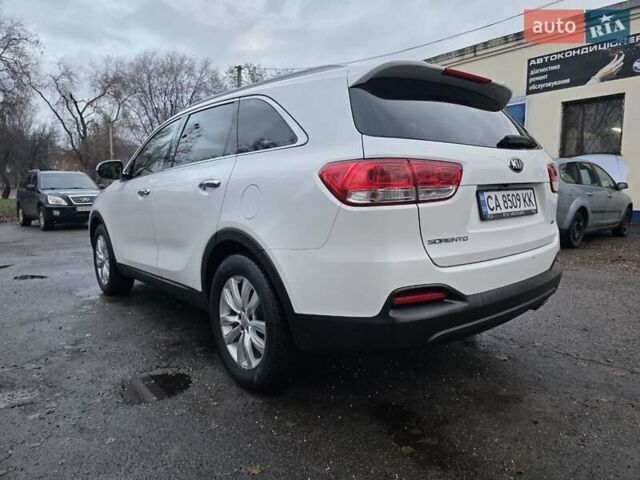 Белый Киа Соренто, объемом двигателя 2.36 л и пробегом 65 тыс. км за 15300 $, фото 7 на Automoto.ua