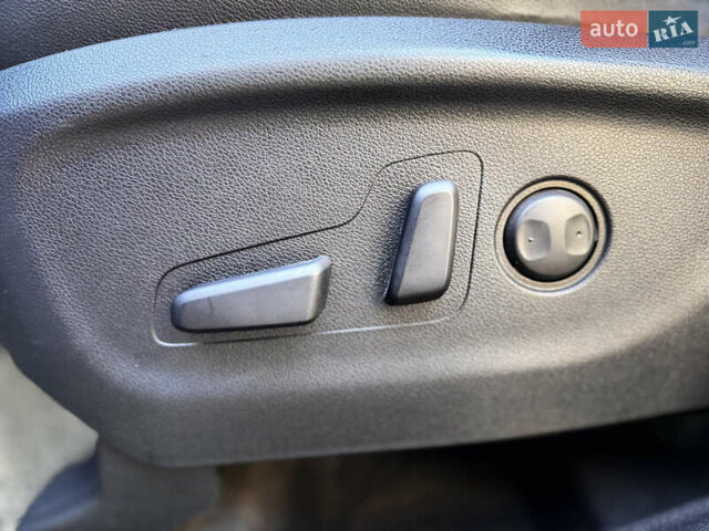 Білий Кіа Соренто, об'ємом двигуна 2 л та пробігом 133 тис. км за 22000 $, фото 13 на Automoto.ua