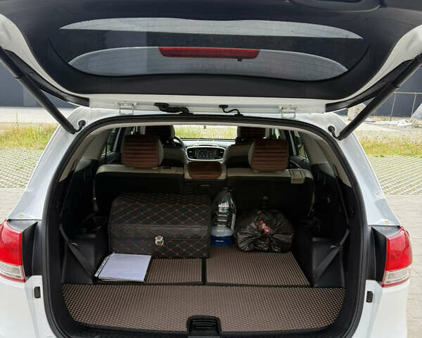 Білий Кіа Соренто, об'ємом двигуна 3.3 л та пробігом 182 тис. км за 22000 $, фото 12 на Automoto.ua
