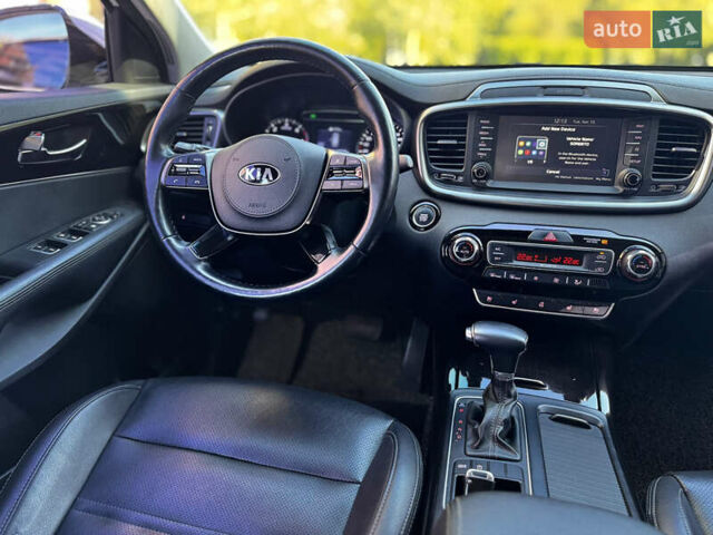 Білий Кіа Соренто, об'ємом двигуна 2 л та пробігом 133 тис. км за 22000 $, фото 16 на Automoto.ua