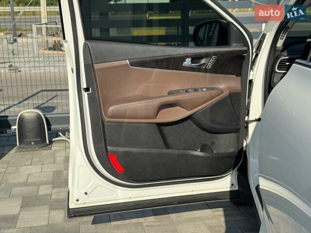 Киа Соренто 2017 в Ровно на Automoto.ua Белый Киа Соренто, объемом двигателя 2.2 л и пробегом 84 тыс. км за 26200 $, фото 13 на Automoto.ua