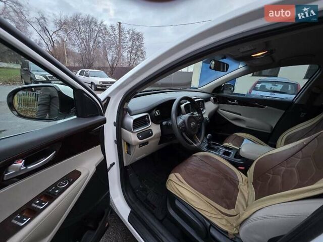 Белый Киа Соренто, объемом двигателя 2.36 л и пробегом 65 тыс. км за 15300 $, фото 4 на Automoto.ua