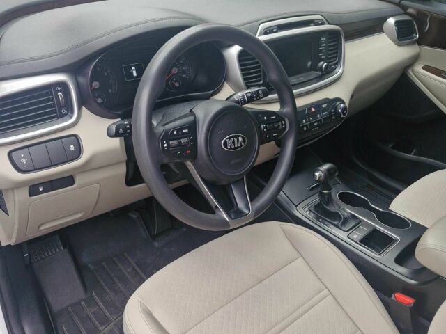 Белый Киа Соренто, объемом двигателя 2.4 л и пробегом 67 тыс. км за 15700 $, фото 6 на Automoto.ua