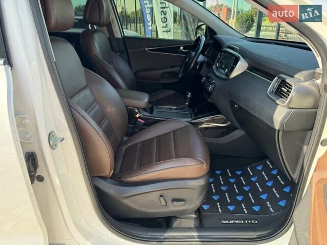 Киа Соренто 2017 в Ровно на Automoto.ua Белый Киа Соренто, объемом двигателя 2.2 л и пробегом 84 тыс. км за 26200 $, фото 36 на Automoto.ua