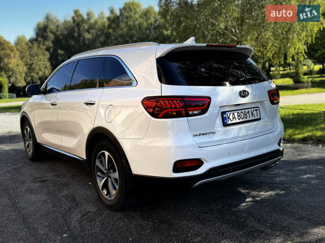 Білий Кіа Соренто, об'ємом двигуна 2 л та пробігом 133 тис. км за 22000 $, фото 5 на Automoto.ua