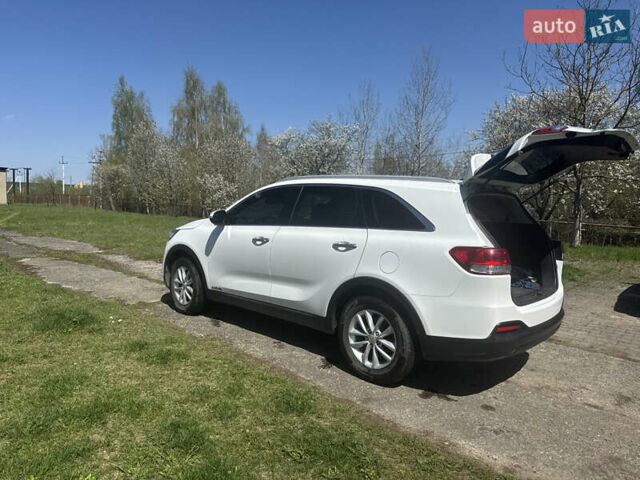 Белый Киа Соренто, объемом двигателя 3.3 л и пробегом 150 тыс. км за 19500 $, фото 10 на Automoto.ua