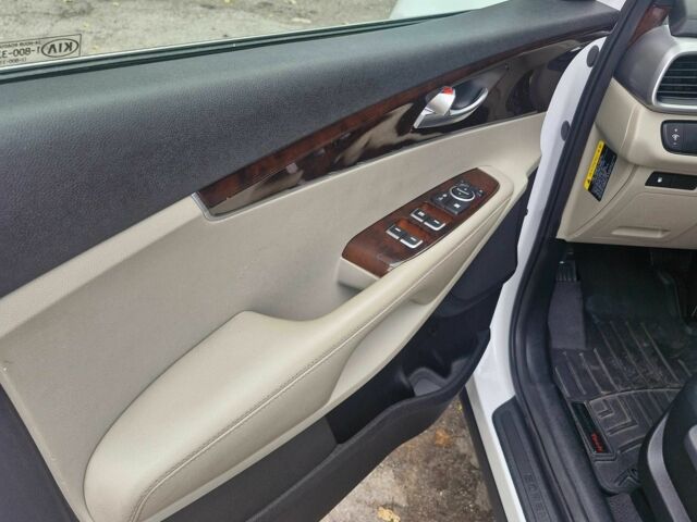 Белый Киа Соренто, объемом двигателя 2.4 л и пробегом 67 тыс. км за 15700 $, фото 7 на Automoto.ua