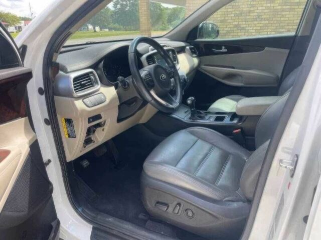 Белый Киа Соренто, объемом двигателя 2.4 л и пробегом 99 тыс. км за 15000 $, фото 7 на Automoto.ua