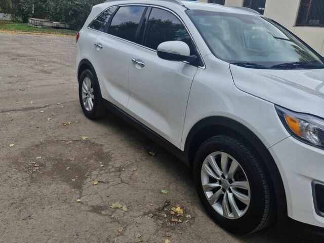 Белый Киа Соренто, объемом двигателя 2.4 л и пробегом 67 тыс. км за 15700 $, фото 1 на Automoto.ua