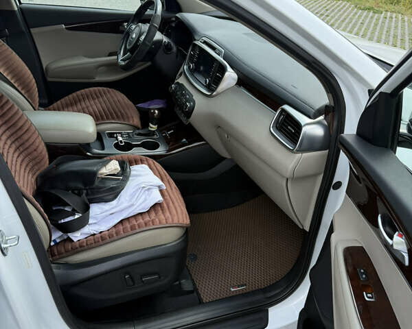 Білий Кіа Соренто, об'ємом двигуна 3.3 л та пробігом 182 тис. км за 22000 $, фото 10 на Automoto.ua
