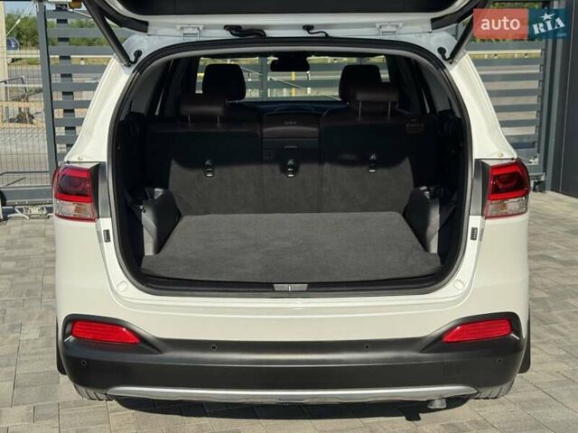 Киа Соренто 2017 в Ровно на Automoto.ua Белый Киа Соренто, объемом двигателя 2.2 л и пробегом 84 тыс. км за 26200 $, фото 30 на Automoto.ua