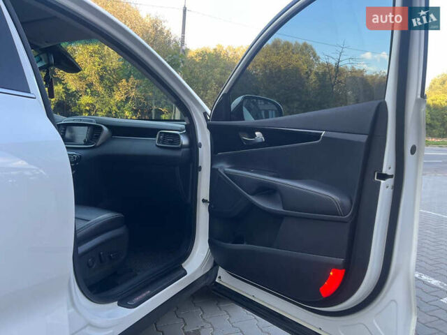 Белый Киа Соренто, объемом двигателя 2.2 л и пробегом 108 тыс. км за 26500 $, фото 32 на Automoto.ua