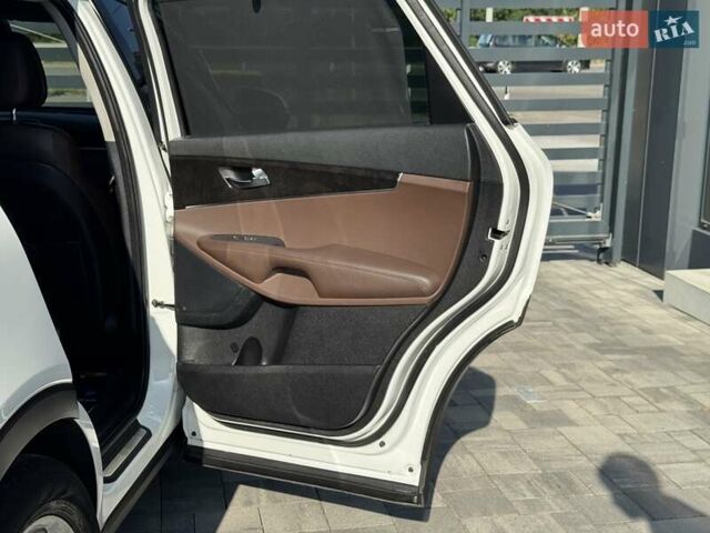 Киа Соренто 2017 в Ровно на Automoto.ua Белый Киа Соренто, объемом двигателя 2.2 л и пробегом 84 тыс. км за 26200 $, фото 32 на Automoto.ua