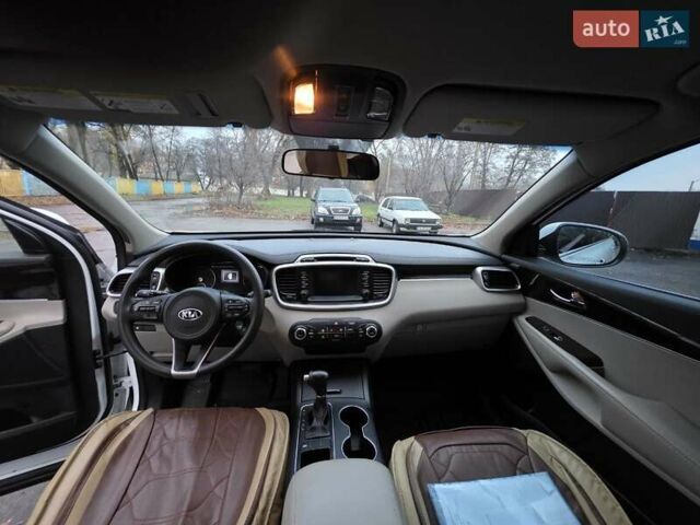 Белый Киа Соренто, объемом двигателя 2.36 л и пробегом 65 тыс. км за 15300 $, фото 3 на Automoto.ua